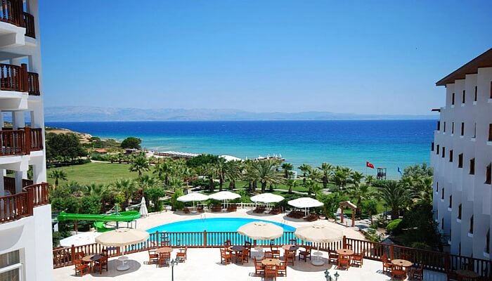 Kerasus Resort Otel Çeşme sahili tatil yeri